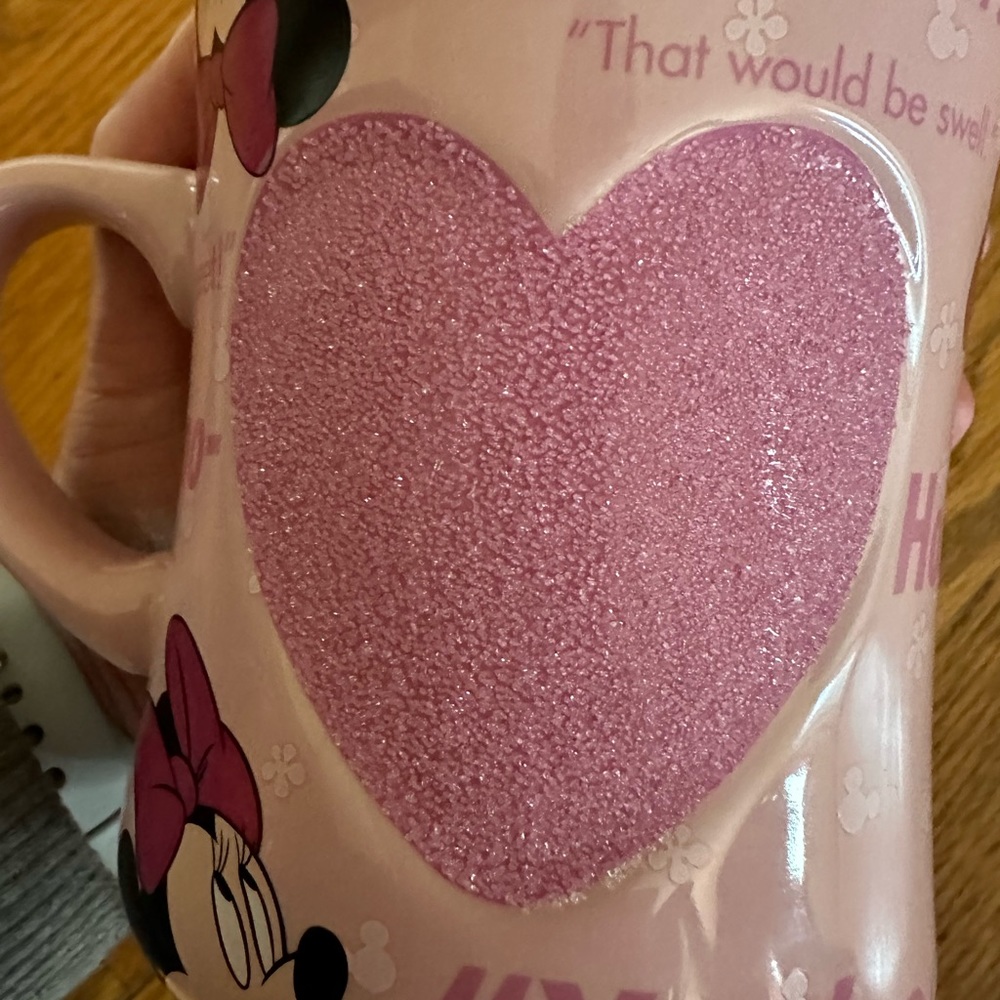 NWOT Disney Parks Minnie Mouse Heart Mug - Picture 4 of 4